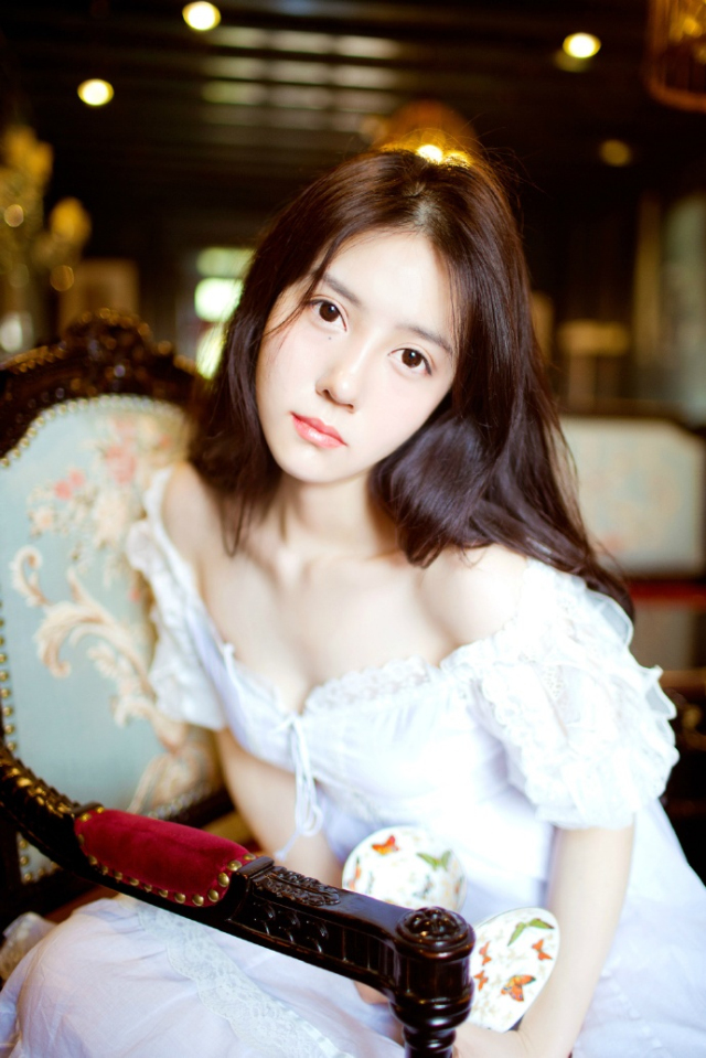 “是。”法正身后，走出了一男一女，在刘璝、刘璋愕然的目光中，将当日的对话重新上演了一遍。